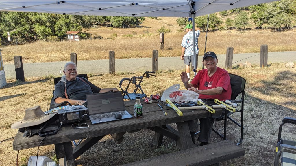 Mike (WB6TMH) and Dan (WA6CRB) in the shade.